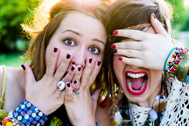 Gente del festival, expresión facial
 - Foto, imagen