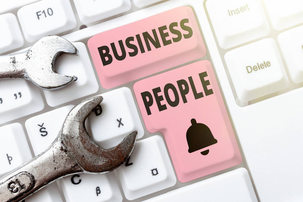 Вдохновение показывает знак "Бизнес-люди". Обзор бизнеса Люди, работающие в бизнесе, особенно на исполнительном уровне Создание нового руководства по программированию, напечатание программных кодов - Фото, изображение