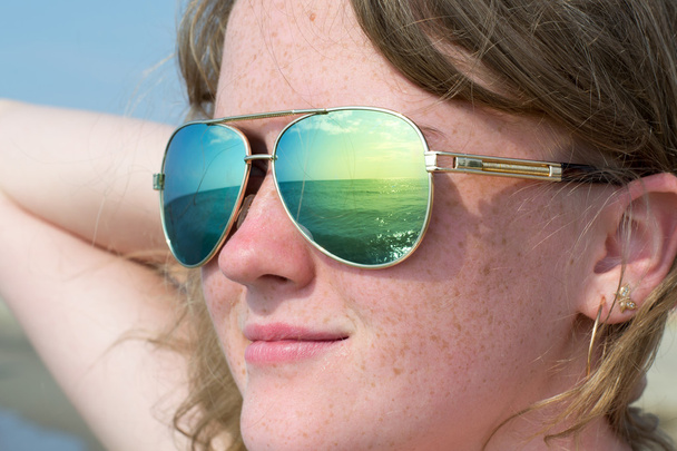 dívka v sluneční brýle - Fotografie, Obrázek