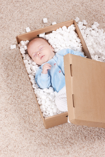 Newborn baby in open post box - Zdjęcie, obraz