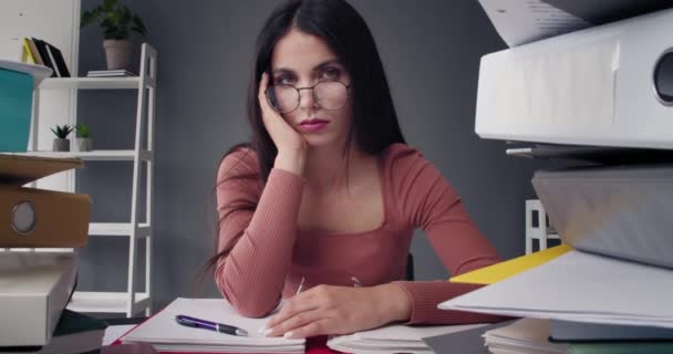 Businesswoman with a lot of paperwork in office - Footage, Video