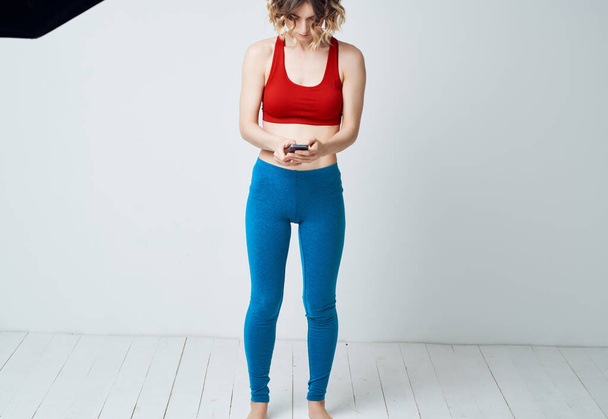 kobieta w sporcie mundur trening stretch asana aktywny styl życia - Zdjęcie, obraz