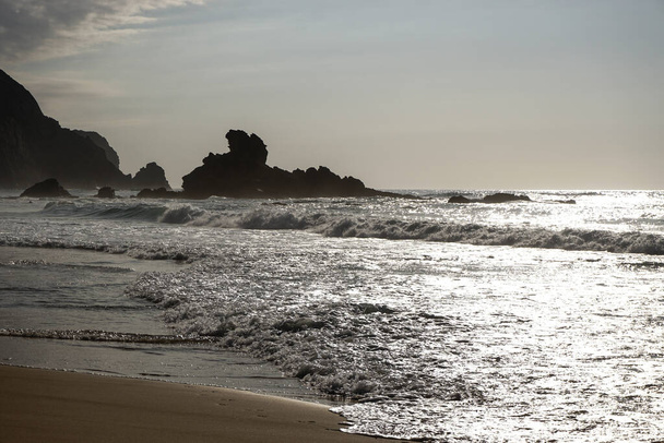 The coast of the Atlantic  ocean in Portugal. Algarve - Fotografie, Obrázek