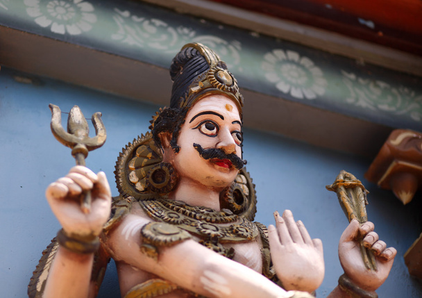 Индуистская статуя бога
 - Фото, изображение