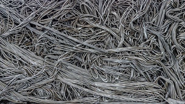 Kazán, Rusia - 02 de noviembre de 2021: Residuos de cable de aluminio - Foto, Imagen