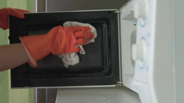 Mikroaaltouunin puhdistus etikan kanssa - Materiaali, video
