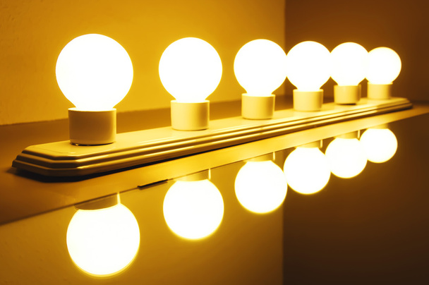 lâmpadas incandescentes
 - Foto, Imagem
