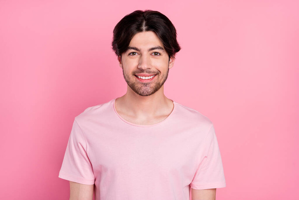 Photo portrait smiling happy man wearing casual t-shirt isolated pastel pink color background - Фото, зображення