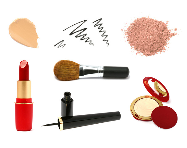 Produits cosmétiques décoratifs. Rouge à lèvres, correcteur, eye-liner, pinceau
 - Photo, image