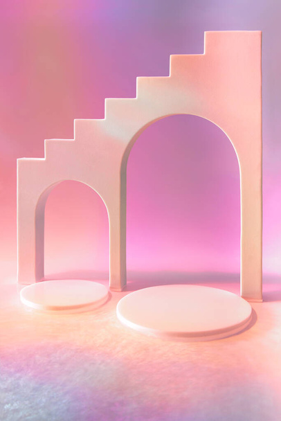 escena vacía con podios círculo sobre fondo rosa holográfico  - Foto, Imagen