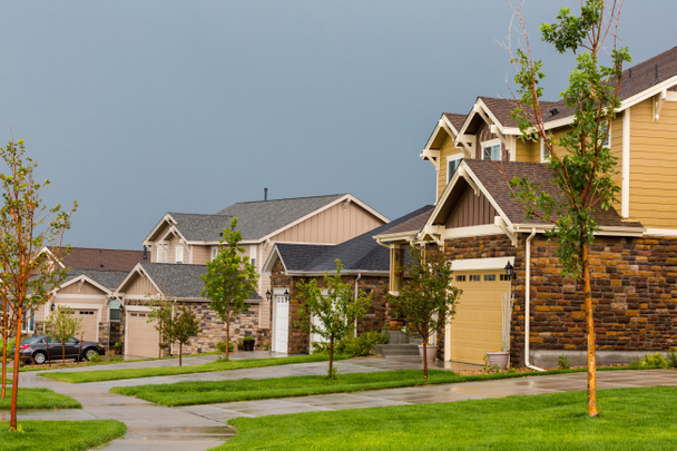 Comunidade suburbana com casas modelo. - Foto, Imagem