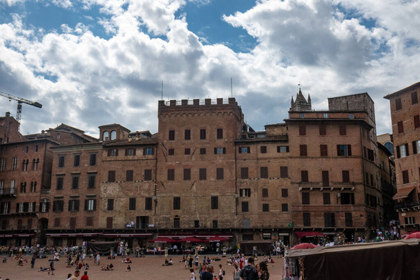 Régi épületek Piazza del Campo, Siena, Toszkána - Fotó, kép