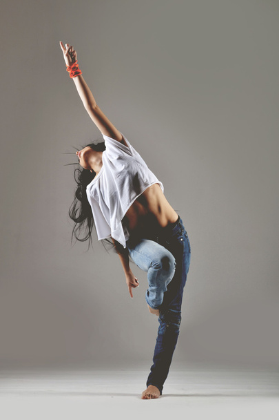 Beautiful young dancer - Foto, imagen