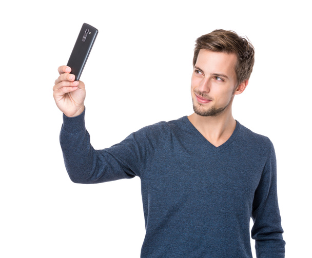 Valkoihoinen mies ottaa selfien - Valokuva, kuva