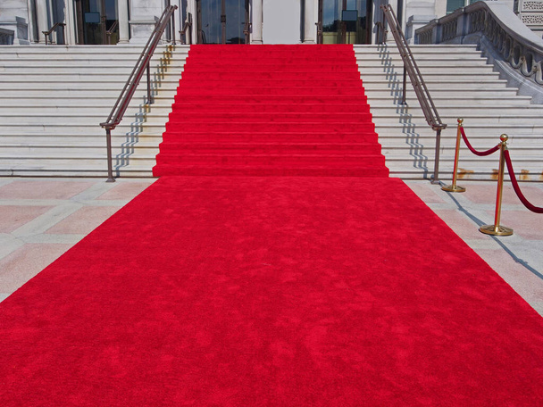 passos com tapete vermelho - Foto, Imagem