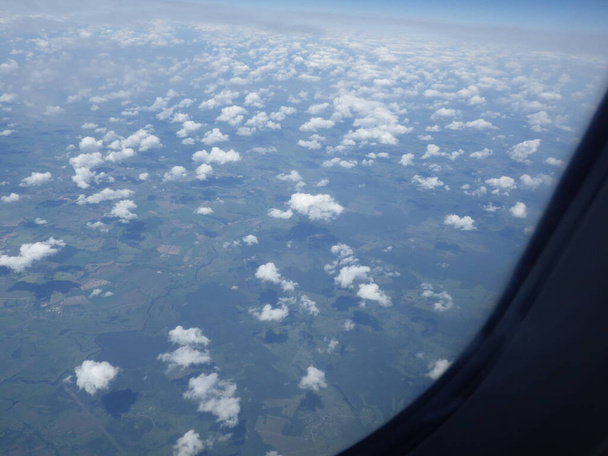 формирование облаков в небе, метеорологический феномен - Фото, изображение