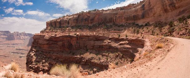 paisaje en las tierras del cañón Parque Nacional en los estados unidos de América
 - Foto, Imagen