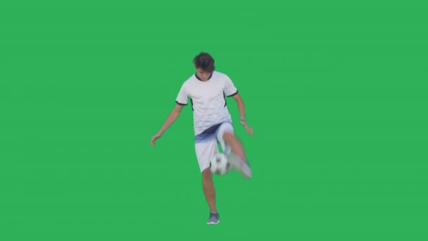 soccer player making tricks with ball - Video, Çekim