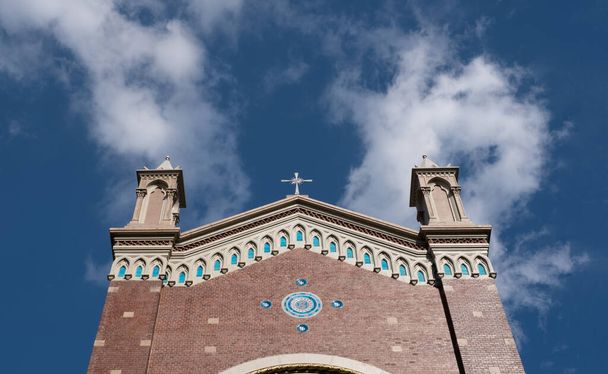 曇天前の聖アントゥアン歴史的建造物 - 写真・画像