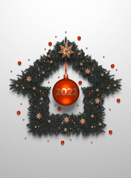 Una corona de árbol de Navidad elegantemente decorada en la forma de una casa simbólica y una bola de Navidad. Fondo de tarjeta de felicitación 2022 rojo, blanco y dorado.  - Foto, imagen