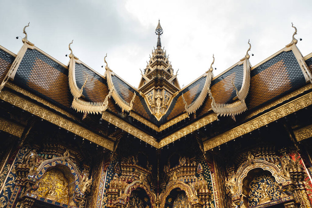 Travel Golden Temple in Chiang Mai, Thailand - Photo, image