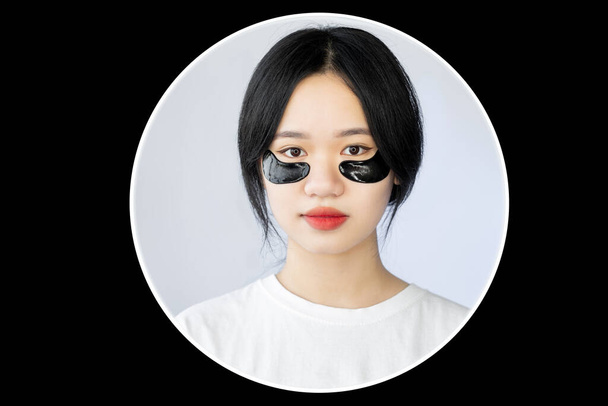 beauty care asian woman lifting skin treatment - Valokuva, kuva