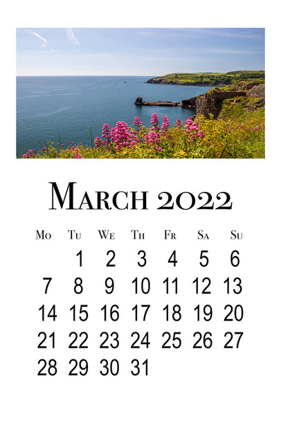 Tarjeta de calendario para marzo de 2022.Paisaje junto al mar en Cornwall, Devon, Reino Unido - Foto, Imagen