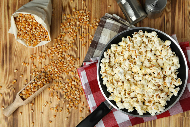 Concetto di popcorn fatti in casa - Foto, immagini
