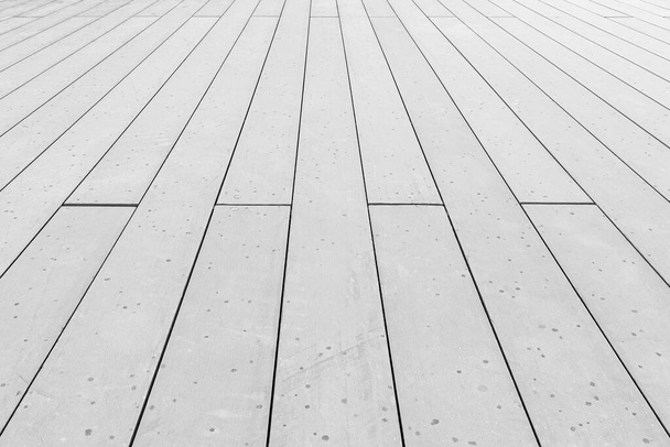 Pavimento in legno bianco sul balcone al di fuori del modello di casa e sfondo senza soluzione di continuità - Foto, immagini