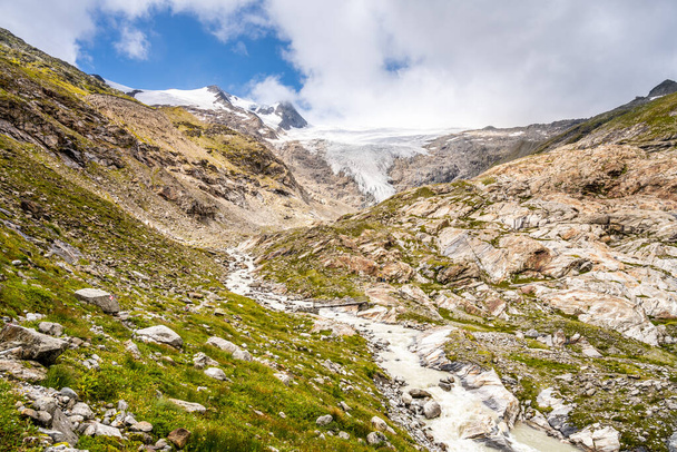 Mountain Glacier in alpine valley. Schlaten Glacier, German: Schlatenkees, Hohe Tauern National Park, East Tyrol, Austrian Alps - Fotografie, Obrázek