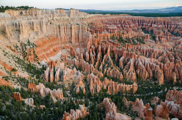 τοπίο σχετικά με το bryce canyon για τις Ηνωμένες Πολιτείες της Αμερικής - Φωτογραφία, εικόνα