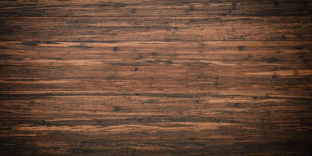 деревенский деревянный стол с винтажной поверхностью, коричневые доски фона  - Фото, изображение
