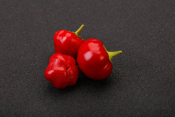 Pimenta cereja quente e picante vermelha - Foto, Imagem