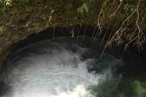 Pailn del Diablo waterfall in Ro Verde - Fotografie, Obrázek