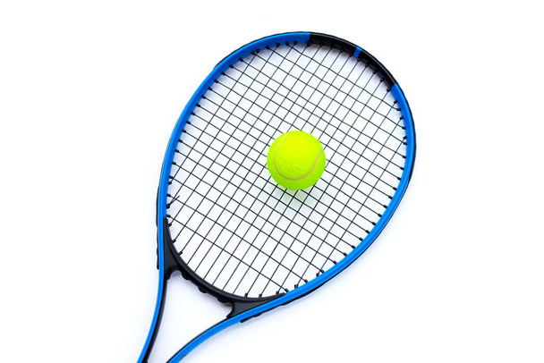 Tennis racket with ball on white background. - Fotoğraf, Görsel