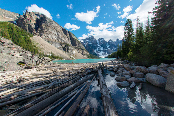 Jezioro Louise w Parku Narodowym Banff w Albercie - Zdjęcie, obraz