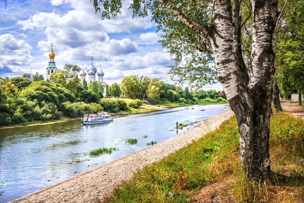 Kremlin and motor ship on the river in Vologda on a summer sunny da - Фото, изображение