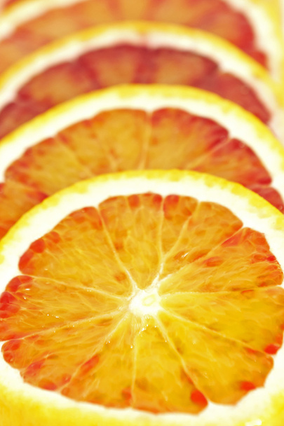 Naranja en rodajas de sangre (Citrus sinensis
) - Foto, Imagen