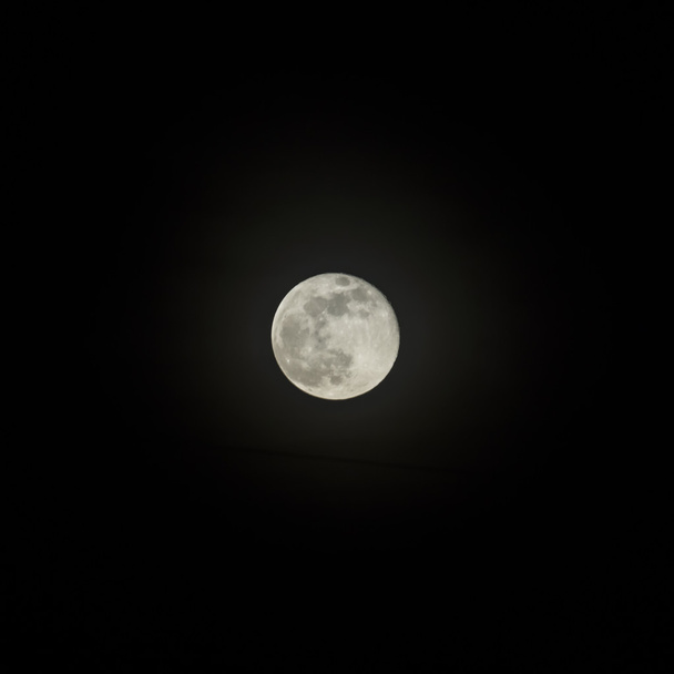 Lune à elle plus grande aussi appelée superlune, aprox dix larg procent
 - Photo, image