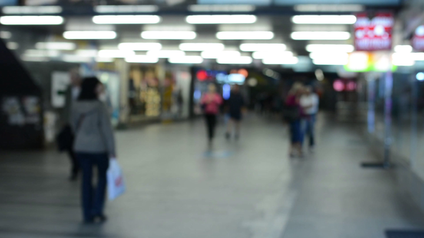 Pendler - Menschen in der U-Bahn - verschwommener Schuss - Filmmaterial, Video