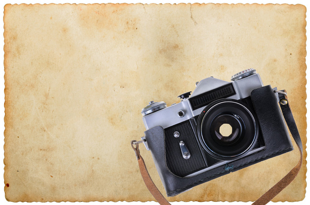 eski bir kağıt üzerinde eski fotoğraf makinesi - Fotoğraf, Görsel