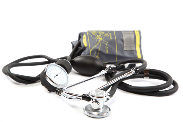 lékařský stetoskop a TLAKOMĔR izolovaných na bílém bac - Fotografie, Obrázek