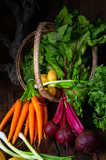 Basket with different vegetables: beetroot and carrot - Zdjęcie, obraz