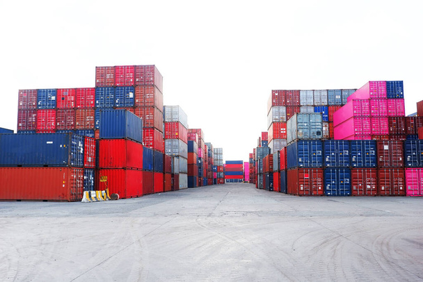 Nádrž kontejnerů pro import a export - Fotografie, Obrázek