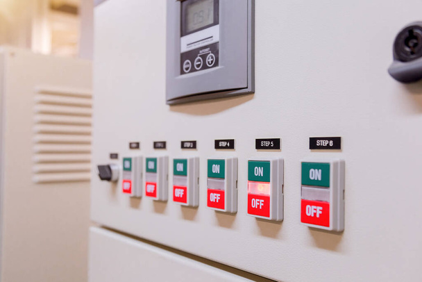 Fabrika / Kontrol panelinde elektrik kontrol paneli - Fotoğraf, Görsel