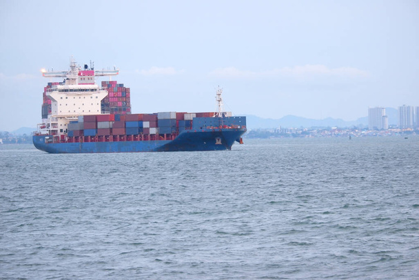 Konteyner gemisi Uluslararası ticaret perspektifi - Fotoğraf, Görsel