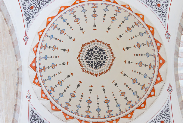 decoratie van plafond van suleymaniye moskee, istanbul - Foto, afbeelding