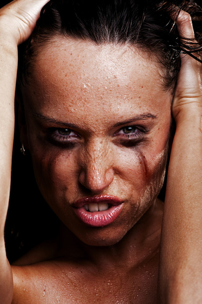 Сексуальная сердитая девушка
 - Фото, изображение