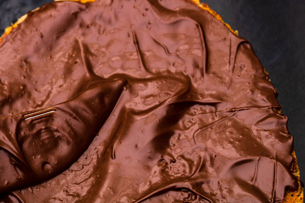 Míchaný čokoládový krém na opečeném chlebu - Fotografie, Obrázek