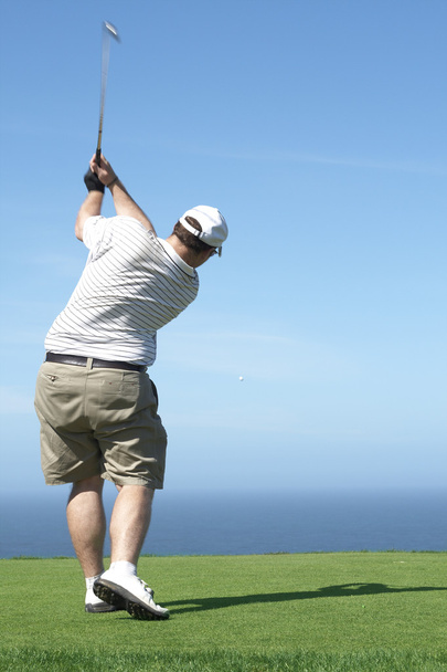 Golfer on the tee box - Foto, Imagem